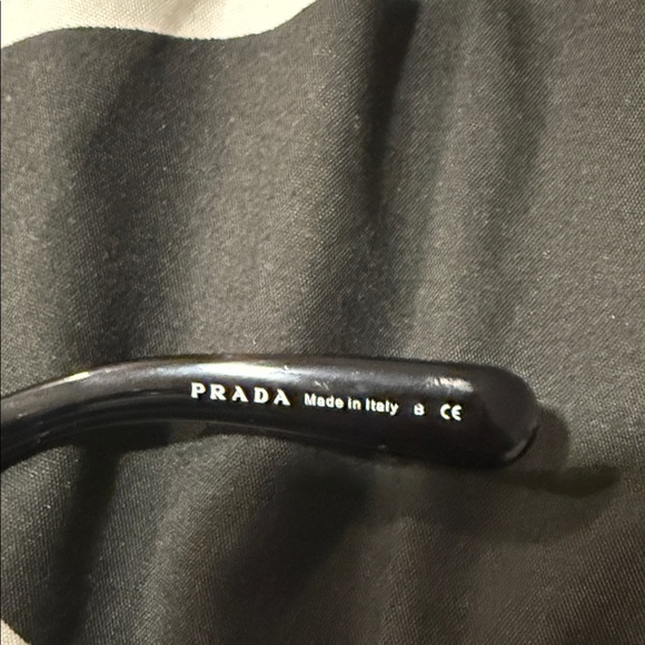 Chic Black Sunglasses - Picture 10 of 10